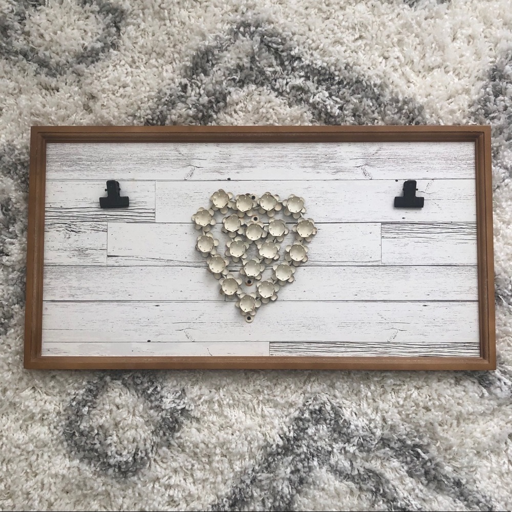 Shabby Chic Farmhouse Shiplap Wall Decor